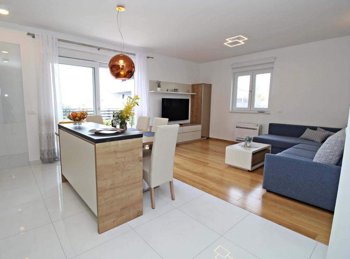 Blue Lagoon Apartments Zadar Bagian luar foto