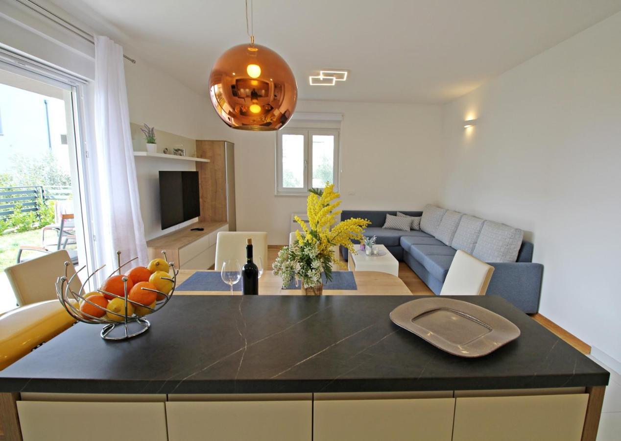 Blue Lagoon Apartments Zadar Bagian luar foto